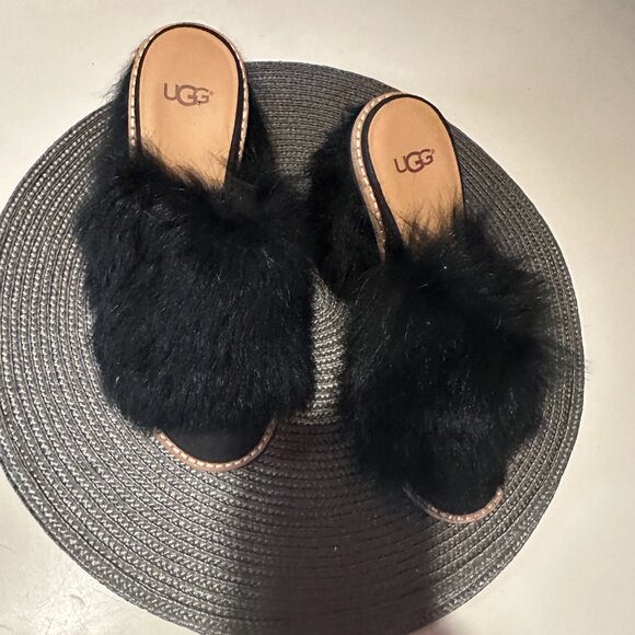 NWOB - UGG Rosa Fluff Heels Black Toscana Lamb Fur Heeled Mules Clogs NWT - US 7 - Picture 2 of 5